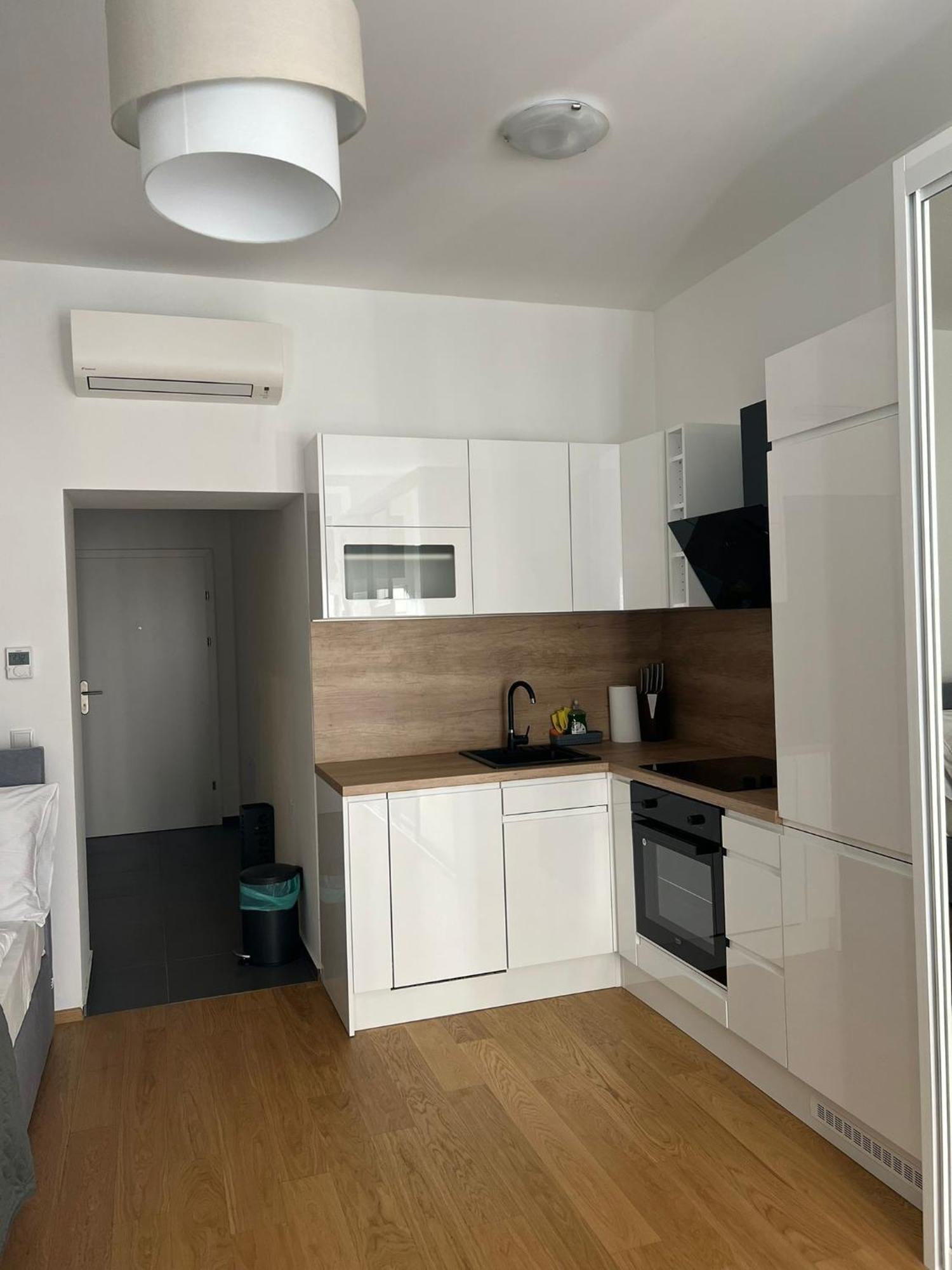 New Central Apartments Westbahnhof Βιέννη Εξωτερικό φωτογραφία