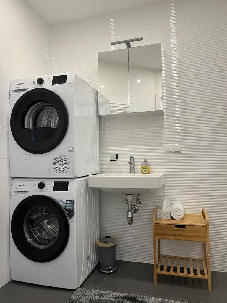 New Central Apartments Westbahnhof Βιέννη Εξωτερικό φωτογραφία