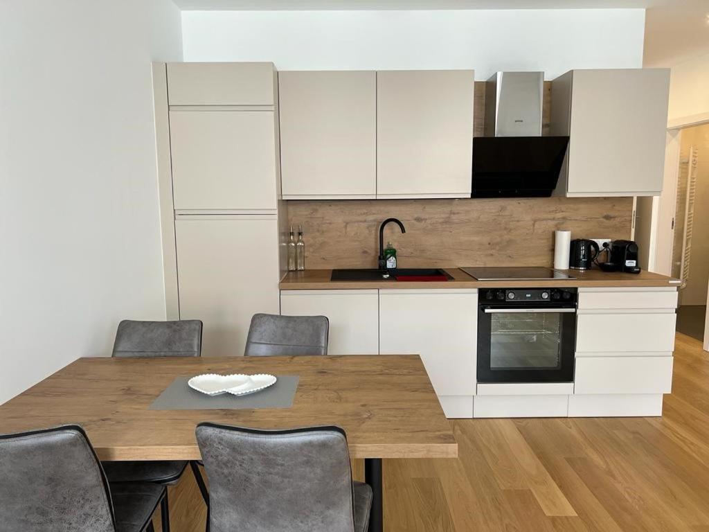 New Central Apartments Westbahnhof Βιέννη Εξωτερικό φωτογραφία