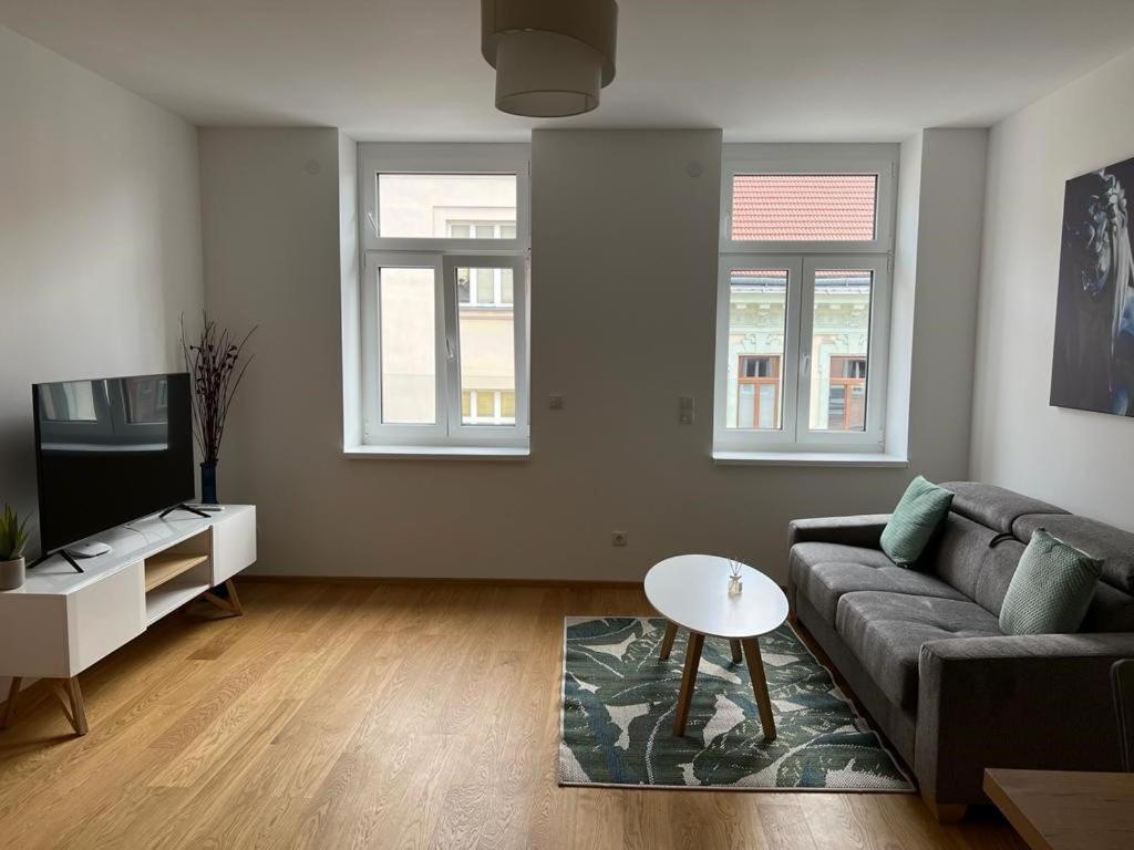 New Central Apartments Westbahnhof Βιέννη Εξωτερικό φωτογραφία
