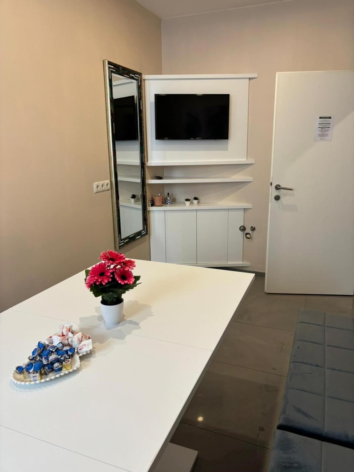 New Central Apartments Westbahnhof Βιέννη Εξωτερικό φωτογραφία